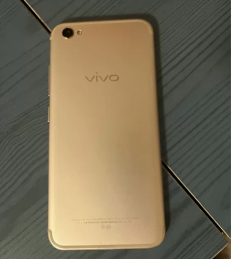 VIVO  x9  4+64备用机  成色...