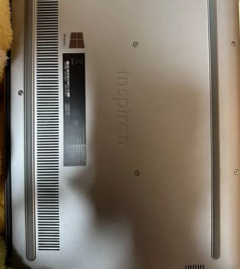 戴尔笔记本电脑2017年买了   当时店里...