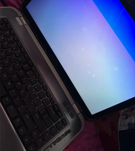 戴尔灵越笔记本14寸 屏幕有色差,硬盘略卡...