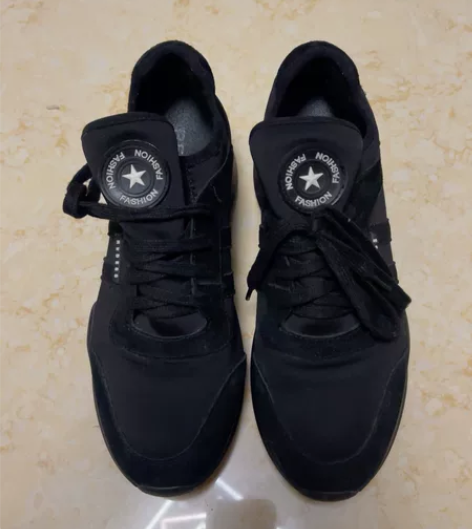 女士运动鞋黑色内增高，240.38码码子偏...