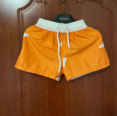 女款夏季休闲短裤 实体店购入，全新未穿  ...