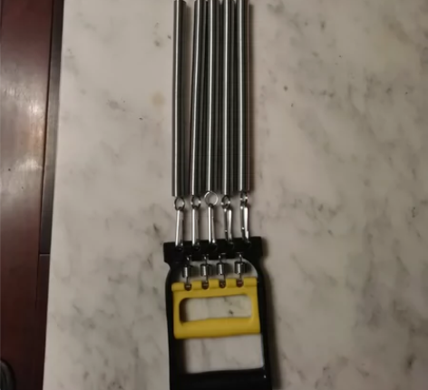 新拉力器，全新未使用，无包装，欲购从速。 ...