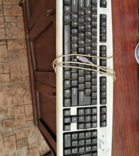 电脑键盘，正常使用，不包邮 感兴趣的话点“...