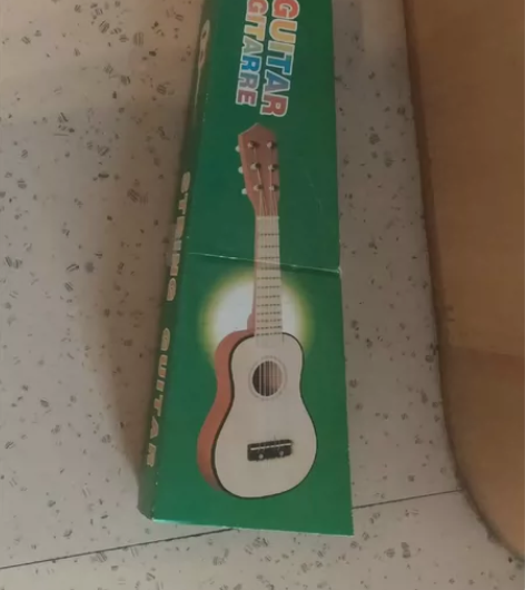 全新小吉他,尤克里里,没用过,喜欢的可以购...