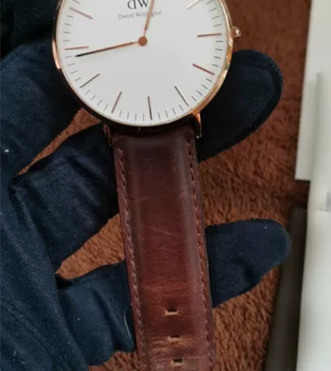正品DW男士休闲手表，买来1000多，闲置...