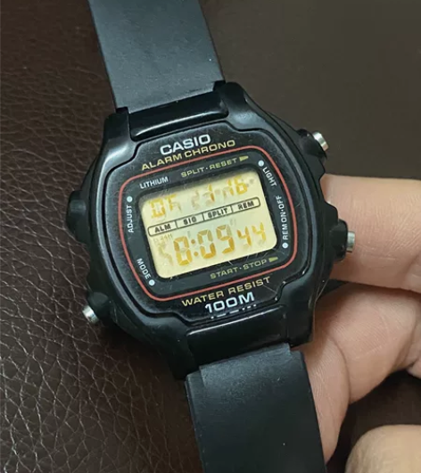 卡西欧w-725。方形款，很久远的型号，按...