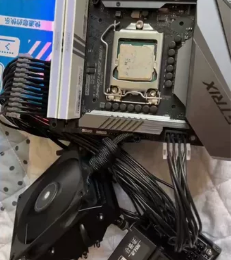 ROG Z390i 主板 成色很新，功能一...