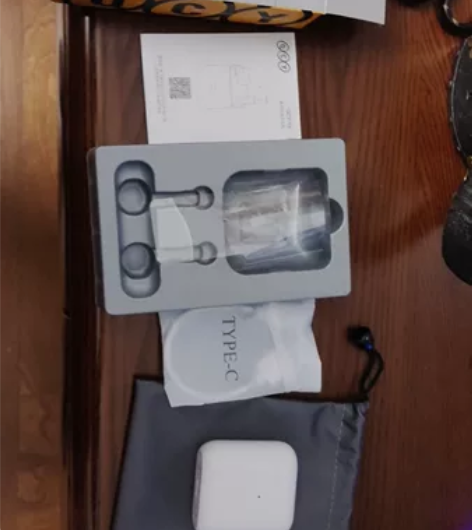 QCY T8 蓝牙耳机 成色看视频。充电仓...