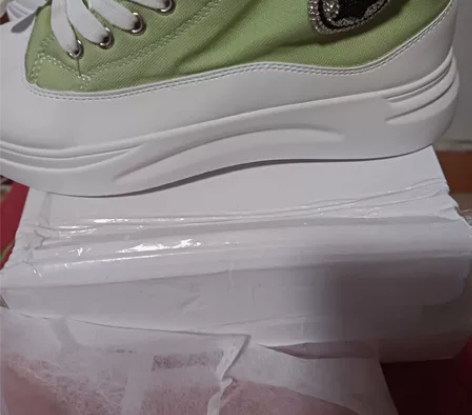 全新高帮帆布鞋,40码 感兴趣的话点“我想...