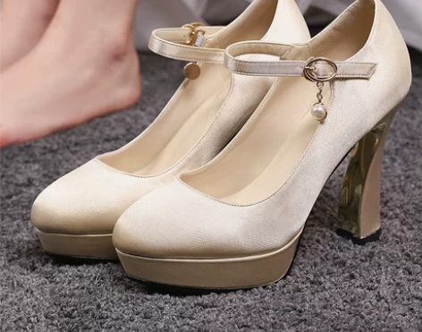 ?【55盛典价】结婚鞋子女2021新款香槟...