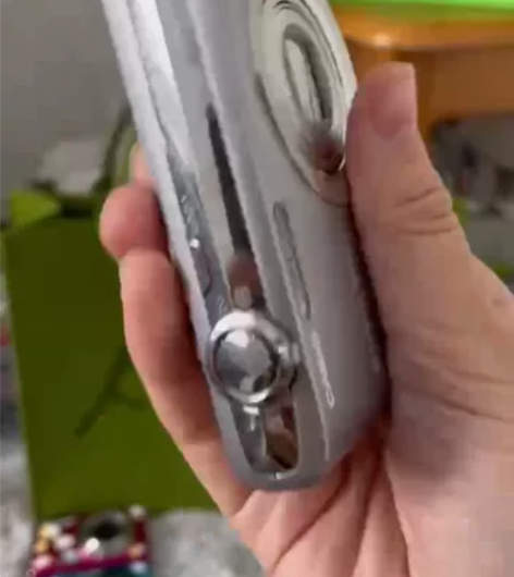 卡西欧z200。 屏幕有一点压伤不影响 电...