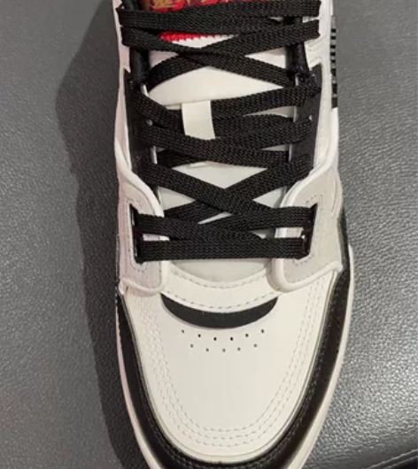 李宁全新正品男款板鞋 感兴趣的话点“我想要...