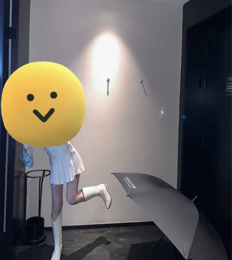 真皮、白靴、 穿过几次真皮的、吐血价格、