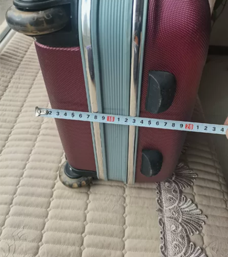 24寸拉杆箱，几乎没用过 感兴趣的话点“我...