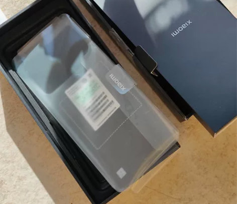 出售一台个人自用小米11ultra，顶配1...