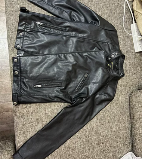 城市猎人男士皮衣 s码 成色很新 无磨损 ...