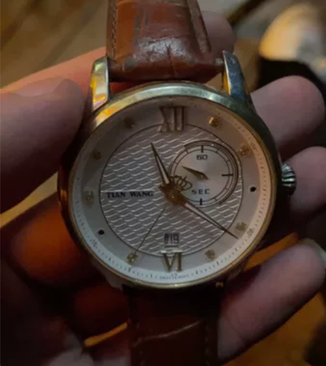 天王二手手表 自己戴的 换手表了 留着也是...
