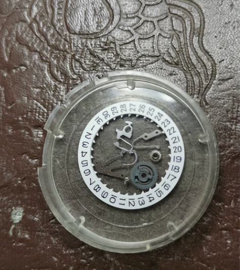 各种全新西铁城8215，8200.机芯拆出...