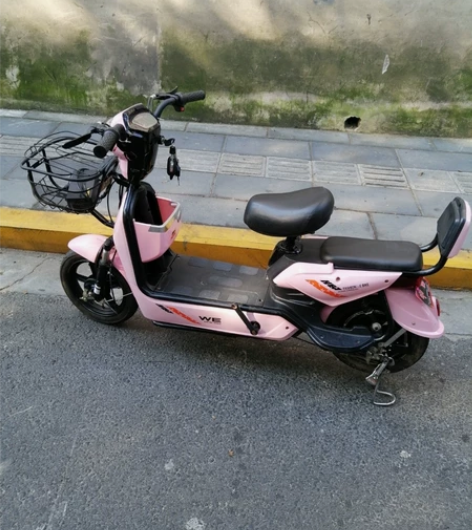 女士代步小型电动车轻便助力车，成色新满电能...