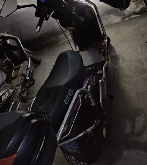 台铃电瓶车以上好牌照，两块锂电池，充满电可...