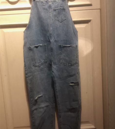 减龄背带牛仔裤， 白t， 均穿过2.3次，...