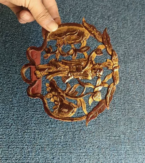 精美鎏金（青莲直上）镂空石榴形裁边木雕花板...