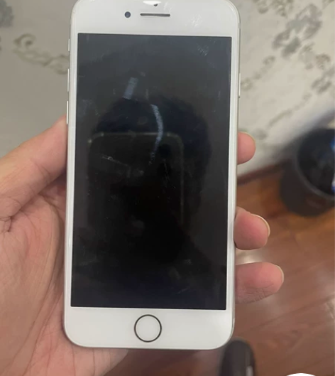 换手机了出一台苹果8 64g国行版本，绝对...