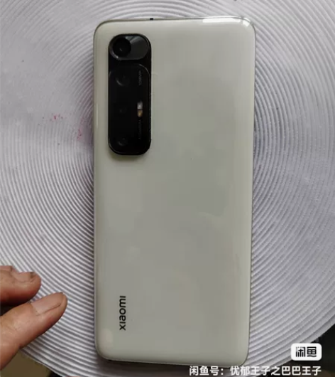 小米10S  8+256白色九新左右。想换...