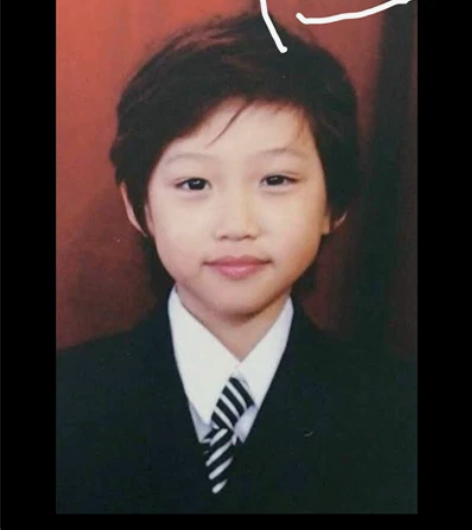 【已预留】标价转个在途童年菲 瑕有点大如下...