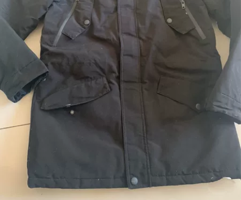 杰克琼斯男士羽绒服，中长款，黑色的。去年买...