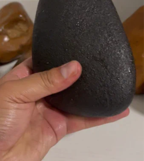 渭河精品黑乌金，满石橘皮纹，可做镇纸，手玩...