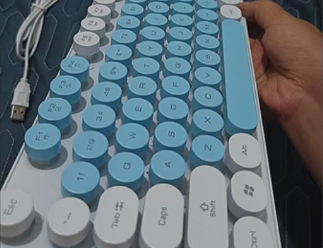 特价清仓处理蝰蛇K4机械手感有线键盘鼠标套...