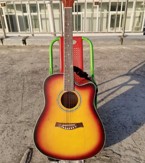 现有民谣吉他一把，入手后没怎么弹，太笨了，...