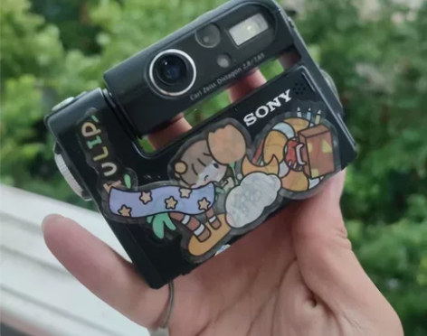 索尼f77旋转镜头的相机 成片复古好看造型...