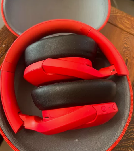 索尼WH-910N红色，成色完好，音质优秀...