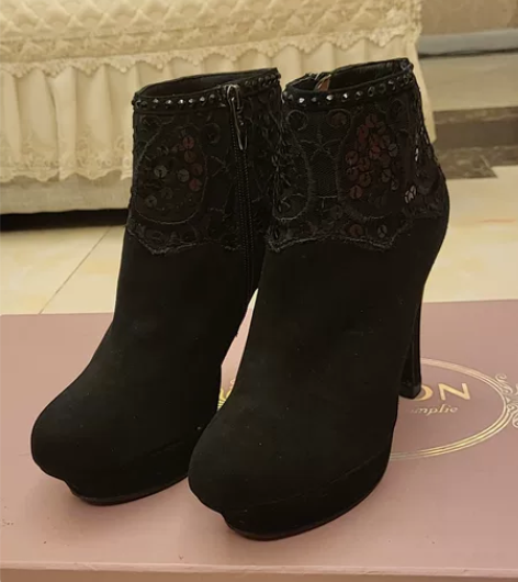 撤柜断码清仓处理，哈森正品黑色羊皮绒面女鞋...