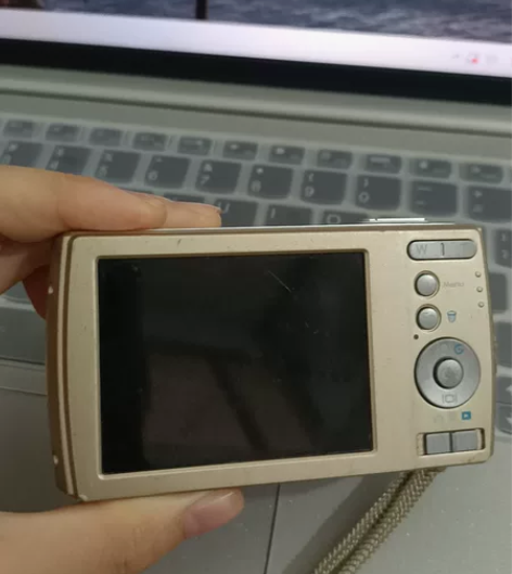 出一台爱国者DC-F500 出片有点模糊可...