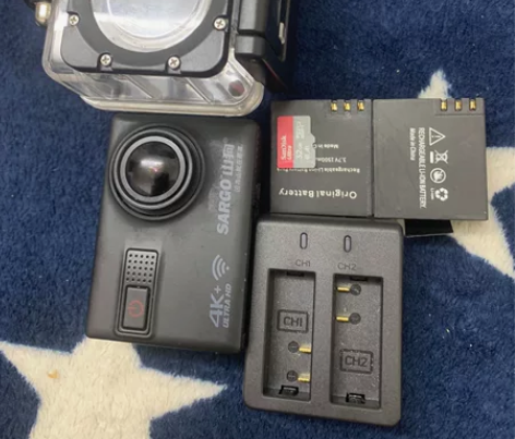 山狗 A8运动相机!九成新 两个电池!带防...