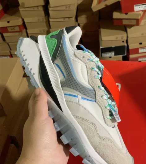 剩几双微瑕疵的正品李宁新款男子悟行系列 方...