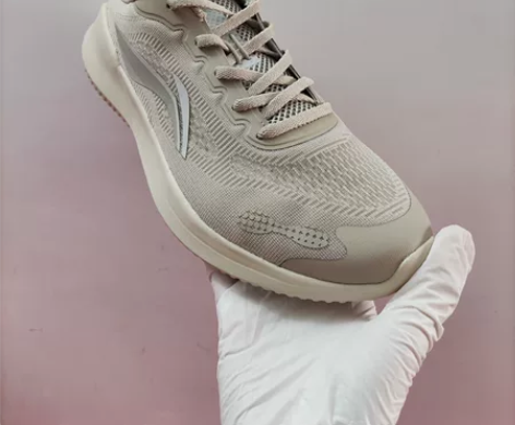 李宁男式春夏款减震跑鞋，货号ARHR141...