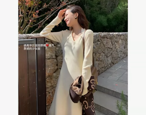 华尔兹挂脖裙 冬日内搭王！少女又气质~自然...