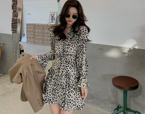 大花媛dhy复古港风高腰显瘦豹纹v领裙子法...