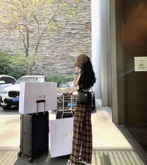 复古咖啡格子直筒休闲裤 松紧腰 不挑身材藏...