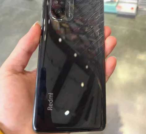 红米k40成色如图大概95成新，8+256...