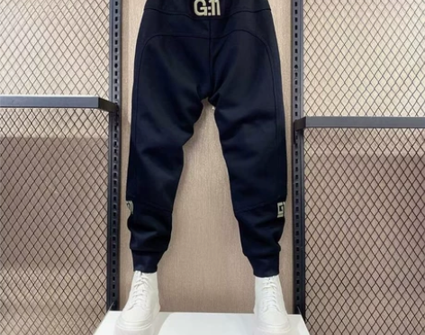 2022秋冬男士新款黑色休闲印花运动小脚裤...