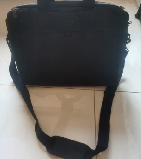 IBM原厂电脑包，绝对正品。在家里闲置，压...