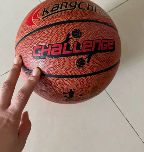 篮球，5号球，买回来儿子又不玩了 感兴趣的...