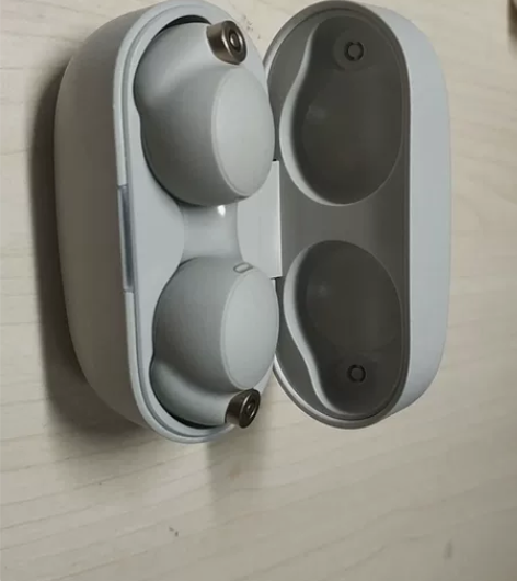 重新换了一个耳机就把它卖了用了两个多月降噪...