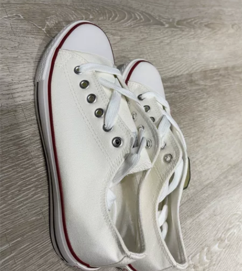 全新 白色低帮帆布鞋 全新全新 放家里没动...