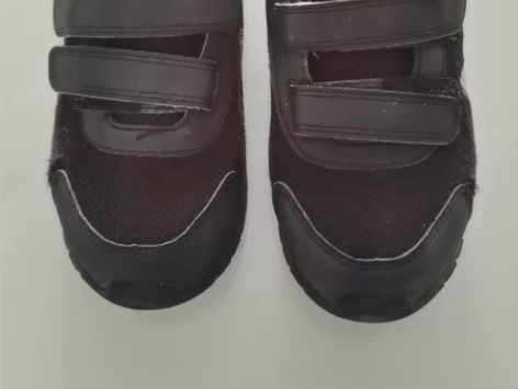 安踏32码运动鞋，四季可穿，便宜处理 感兴...